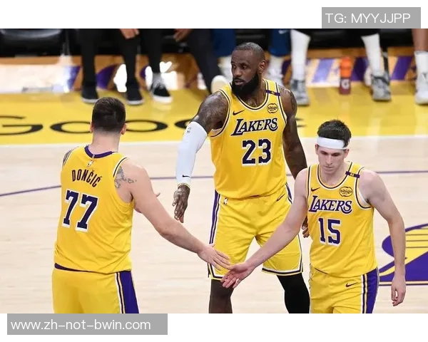 2012年NBA西部决赛雷霆与湖人五场激战回顾与精彩瞬间分析